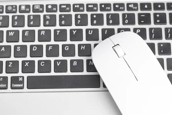 Комп'ютерна миша з клавіатурою — стокове фото