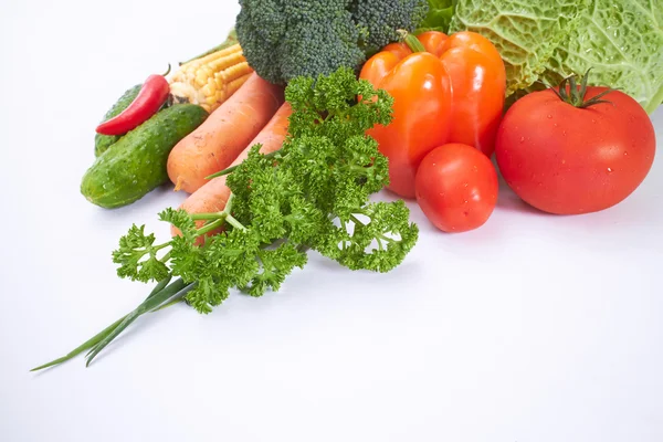 Verduras frescas sobre blanco — Foto de Stock