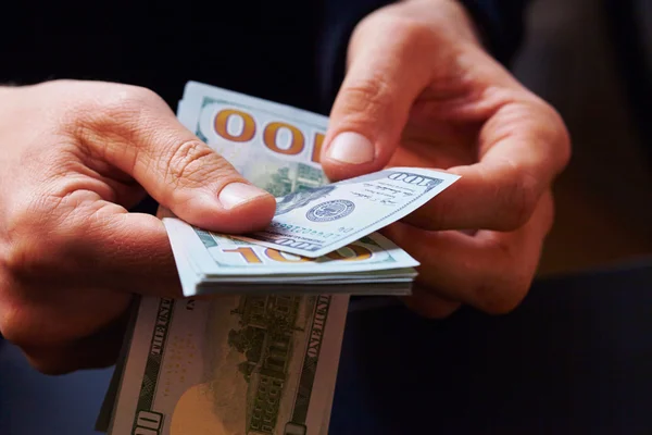 Businessman Holding Banconote — Foto Stock