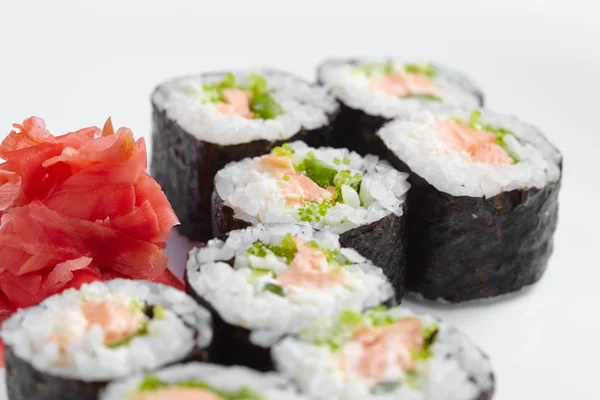 Sabroso sushi sobre blanco — Foto de Stock
