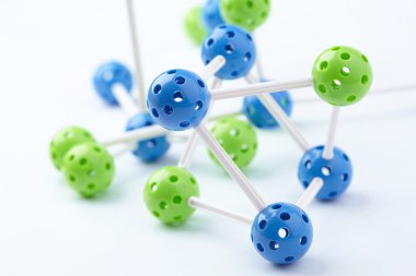 beyaz üzerine moleküler yapısı