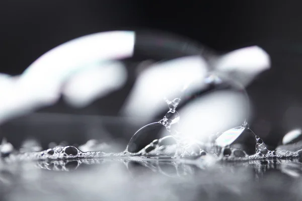 Transparente Wasserblasen Auf Dunklem Hintergrund — Stockfoto