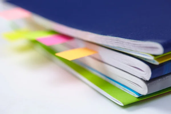 Dagboek met colored tabs — Stockfoto