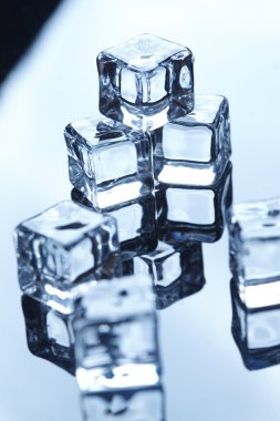 Islak buz küpleri