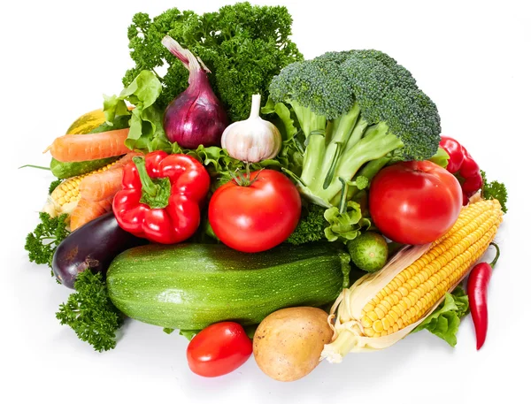 Verduras frescas sobre blanco — Foto de Stock