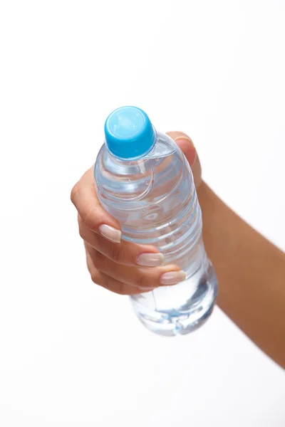 Mano con botella de agua — Foto de Stock