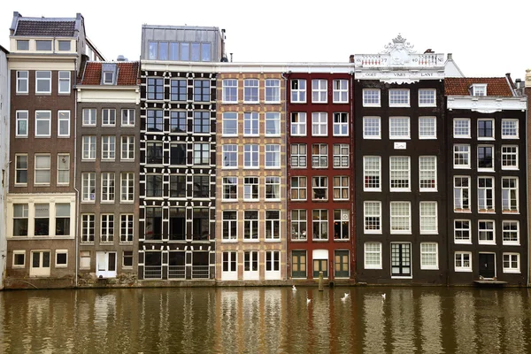Amsterdam; Nizozemsko - 16. srpna; 2015: krásný výhled — Stock fotografie