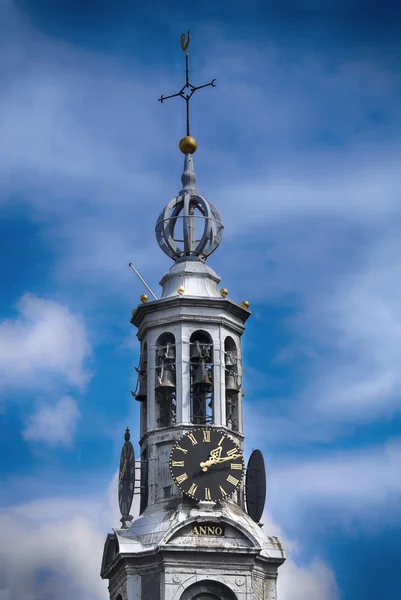 Munttoren na náměstí Muntplein v Amsterdamu, Nizozemsko — Stock fotografie