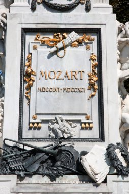 heykeli wolfgang amadeus mozart Viyana