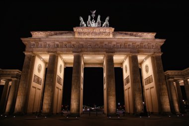Brandenburg Kapısı, gece de berlin, Almanya