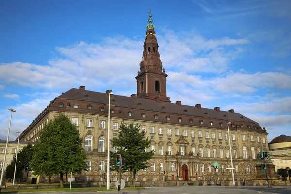 Christiansborg Pałac wcześnie rano, Kopenhaga, Dania — Zdjęcie stockowe