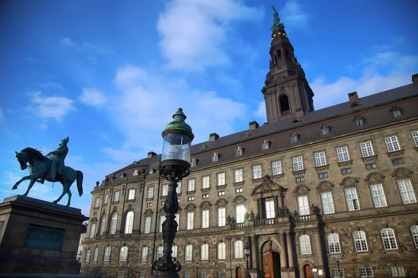 Christiansborg Pałac wcześnie rano, Kopenhaga, Dania — Zdjęcie stockowe