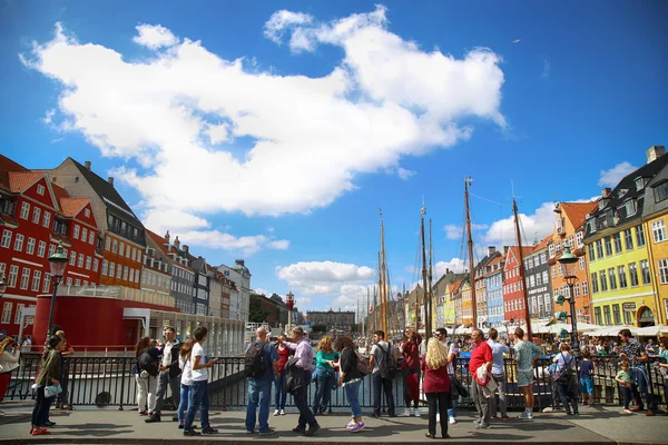 De haven van Nyhavn in Kopenhagen, Denemarken — Stockfoto