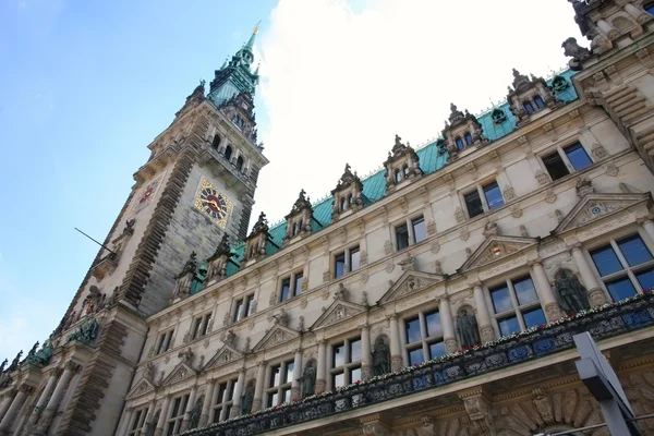 Rathaus, famoso municipio di Amburgo, Germania — Foto Stock