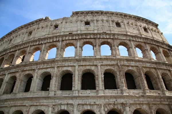 El Coliseo en Roma, Italia — Foto de Stock