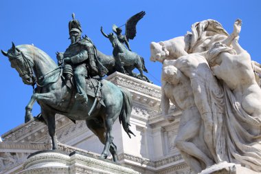 Piazza Venezia, Vittorio Emanuele, Victor Emenu için anıt