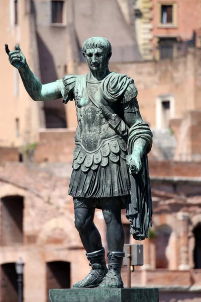 Statue caesari.nervae.f.traiano, rom, italien — Stockfoto