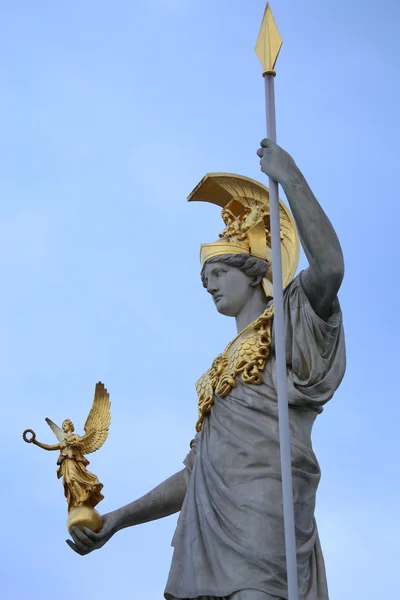 Estátua de Pallas Athena em Viena, Áustria — Fotografia de Stock