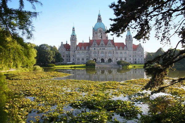 Edificio del nuevo ayuntamiento (Rathaus) en Hannover Alemania —  Fotos de Stock