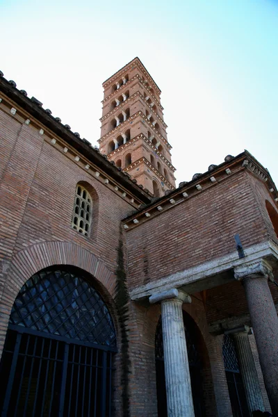 Bocca della Verità, kostel Santa Maria in Cosmedin v Římě, jsem — Stock fotografie