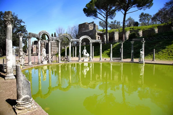 Starożytne ruiny Villa Adriana (Willa Hadriana), Canopo, — Zdjęcie stockowe