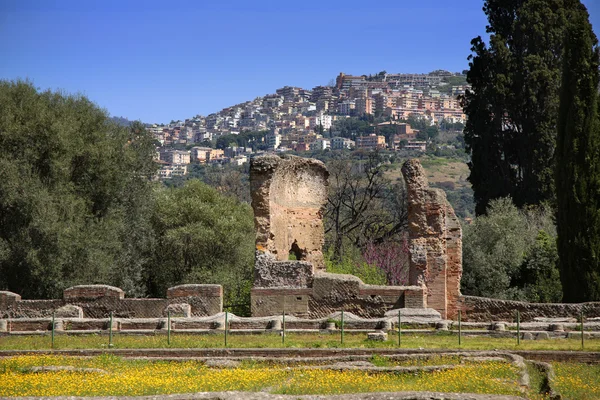 Oude ruïnes van Villa Adriana (Villa van de Hadrianus), Piazza d — Stockfoto