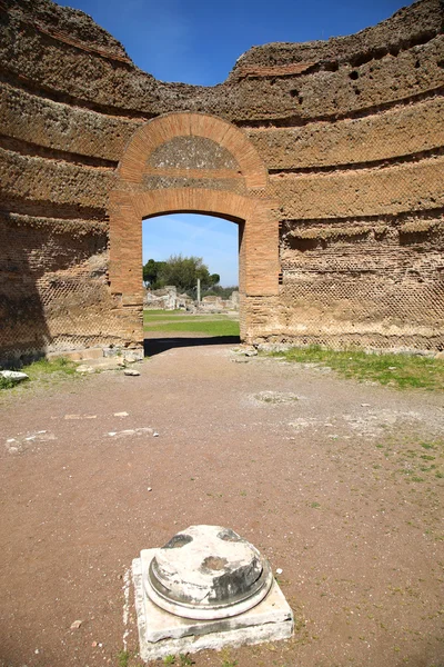 Ruinerna av Villa Adriana (The Hadrianus Villa), Ninfeo P — Stockfoto