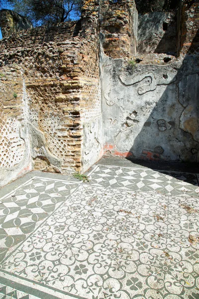Oude ruïnes van Villa Adriana (Villa van de Hadrianus), ziekenhuis — Stockfoto