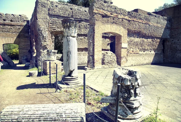 Ancient ruins of Villa Adriana (The Hadrian 's Villa), Pavilion — стоковое фото