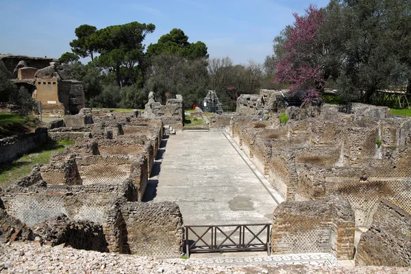 Oude ruïnes van Villa Adriana (Villa van de Hadrianus), ziekenhuis — Stockfoto