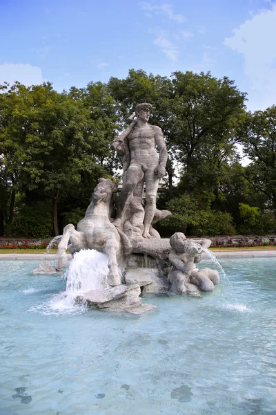 Neptunbrunnen in München, Deutschland — Stockfoto