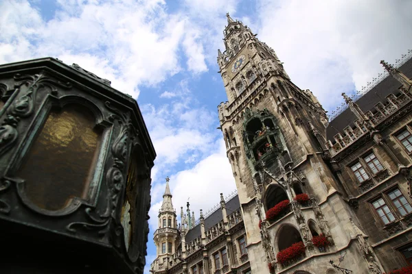 Câmara Municipal (Rathaus) em Marienplatz, Munique, Alemanha — Fotografia de Stock