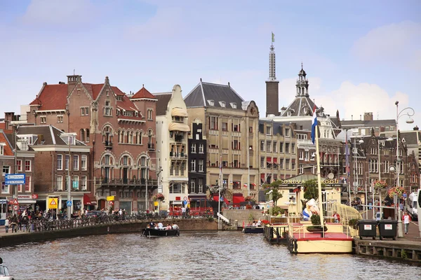 Άμστερνταμ, Ολλανδία - 19 Αυγούστου 2015: Θέα στο Rokin από — Φωτογραφία Αρχείου