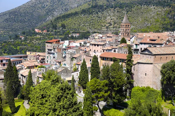 Vista de Tivoli (cerca de Roma) desde la villa d 'Este, Italia — Foto de Stock