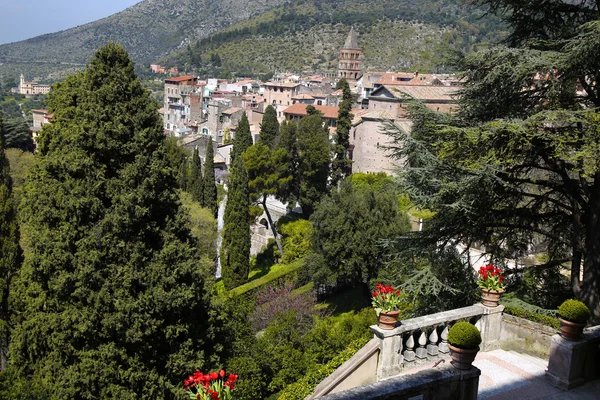 Vista de Tivoli (cerca de Roma) desde la villa d 'Este, Italia — Foto de Stock