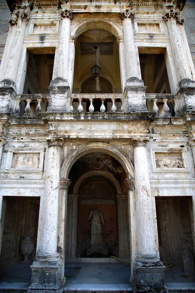 Villa d'Este fontana e giardino a Tivoli vicino Roma — Foto Stock