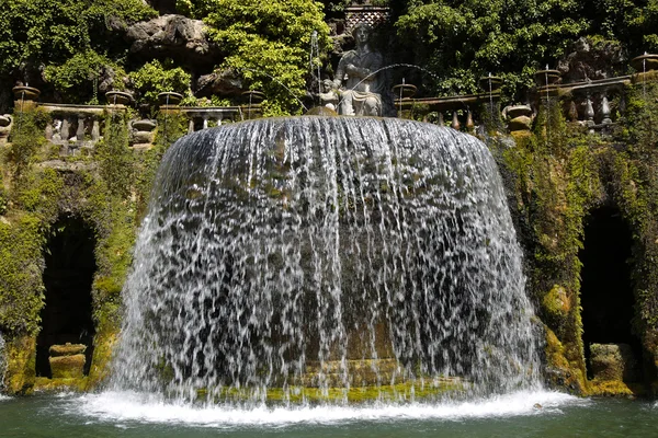 Fontana dell'Ovato, Villa d'Este fontän och trädgård i Tivoli n — Stockfoto