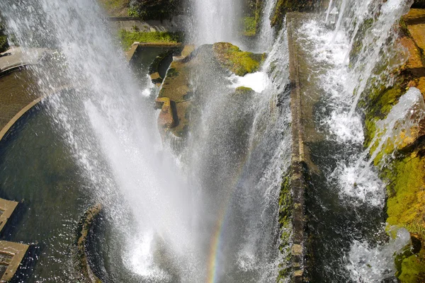 Villa d'Este fontän och trädgård i Tivoli nära Roma, Italien — Stockfoto