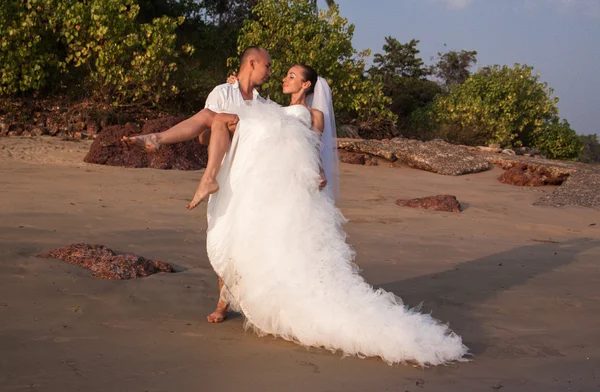 Liefdesverhaal op het strand — Stockfoto