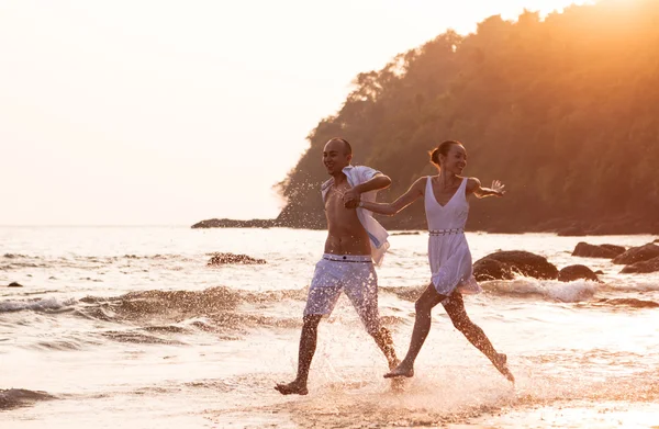 Histoire d'amour sur la plage — Photo