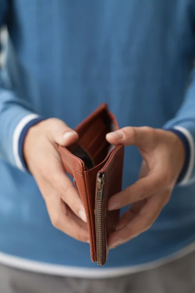 Відкриті коричневий гаманець — стокове фото