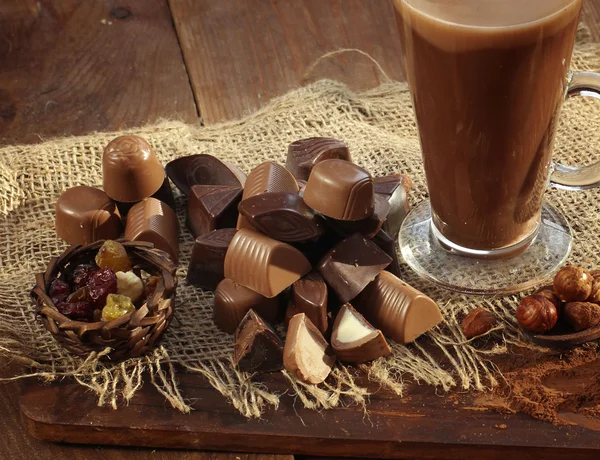 Ζεστή σοκολάτα σε ποτήρι — Φωτογραφία Αρχείου
