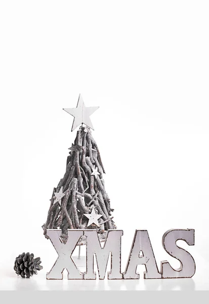 Natürlicher Hölzerner Weihnachtsbaum Auf Weißem Hintergrund — Stockfoto