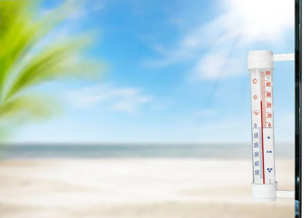 Sommer Strandthermometer Und Freier Platz Für Ihr Tekst — Stockfoto