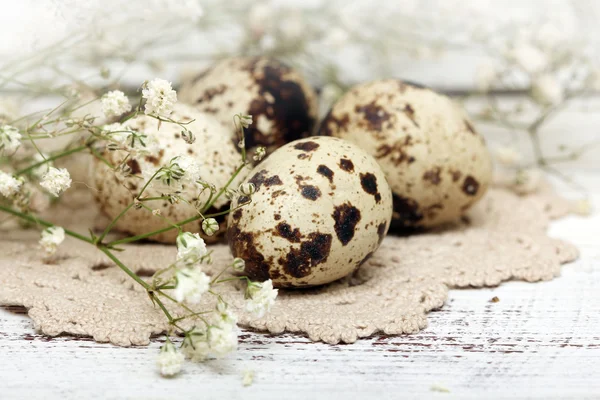 Easter composition of quail eggs — Stock Photo, Image