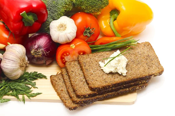 wholegrain rye bread with vegetables, healthy eating