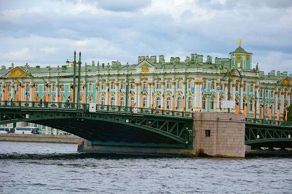 San Petersburgo, Puente del Palacio —  Fotos de Stock