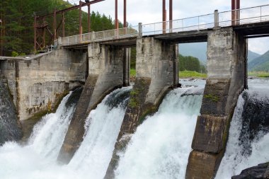 Suyu Barajı hidroelektrik Chemal, Altay Dağları