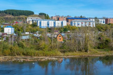 Mundybash köyü, Telbes nehrinin sol tarafından, Gornaya Shoria, Kemerovo bölgesi, Kuzbass bölgesi