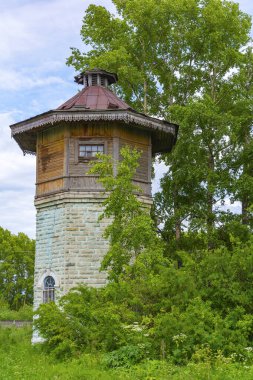 Hopkino tren istasyonundaki antik su kulesi, Trans-Sibirya Demiryolu, Kemerovo bölgesi-Kuzbass